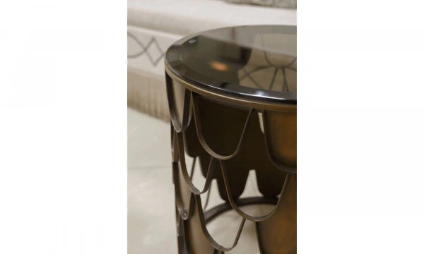 Стол Eichholtz 1