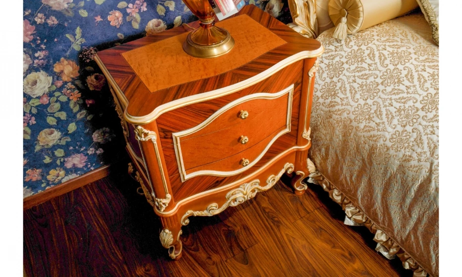 Спальня Rampoldi Комплект: Кровать (Gold Leaf)+2 Тумбы (Walnut+Gold)+Покрывало И Декоративные Подушки - фото 11