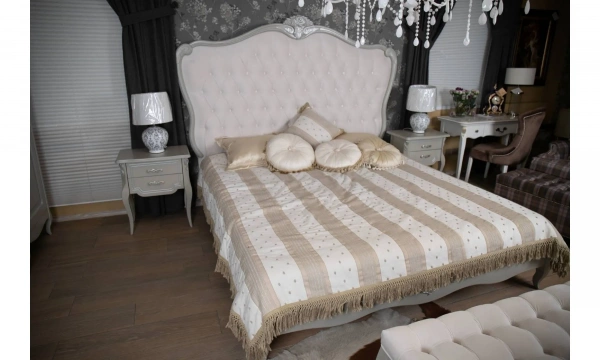 Кровать с мягким изголовьем Kreind