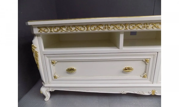 Vaccari Cav.Giovanni Гостиная: Витрина -2Шт, Тумба Тв, Ж. Столик Bianco Antico/Oro