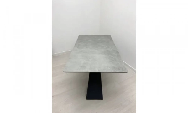 Обеденный стол FACTURE PROJECT ANIVIA