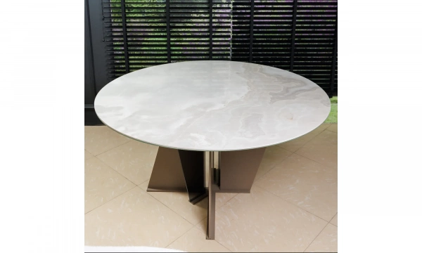 Обеденный стол Saloni Vera