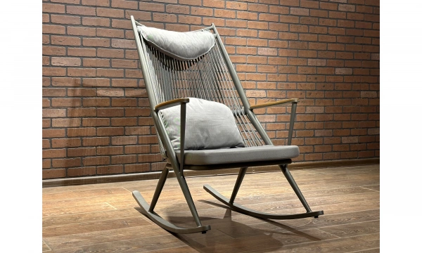 Уличное кресло-качалка Saloni X-Type