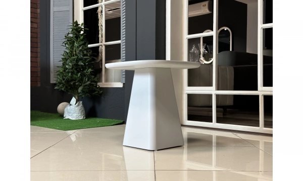 Приставной столик Saloni Chelsea