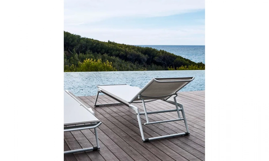 Шезлонг MIRTO OUTDOOR B&B ITALIA MI200CL - фото 1