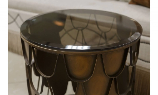 Стол Eichholtz 1