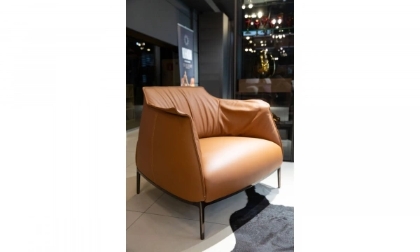 Кресло POLTRONA FRAU ARCHIBALD LARGE